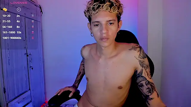 tylernova online show from April 9, 6:19 am