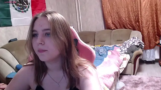 Snapshot of Lucille_Lighter chatting on October 21, 12:39 pm Lucille Lighter online show from October 21, 12:39 pm