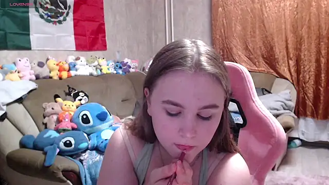 Snapshot of Lucille_Lighter chatting on October 22, 6:07 pm Lucille Lighter online show from October 22, 6:07 pm