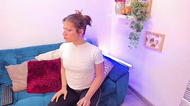 KassMonroe online show from December 19, 8:27 pm