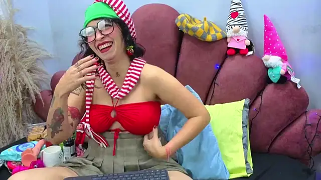 CHIARAJJONES online show from December 3, 12:47 pm