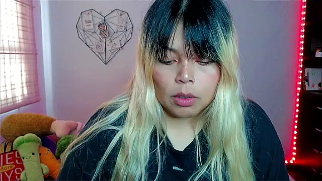 EllieMoonX online show from December 15, 9:41 pm