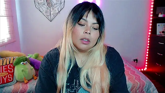 EllieMoonX online show from March 4, 7:53 pm