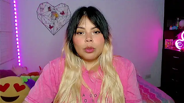 EllieMoonX online show from April 14, 11:11 pm