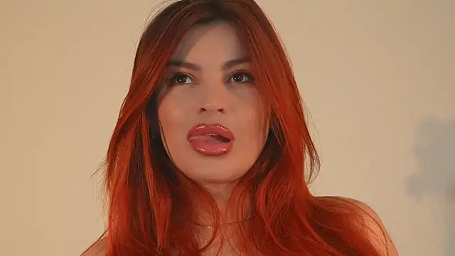 AbrilColls  online show from March 12, 3:01 am