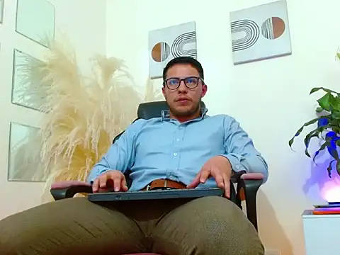 Snapshot of Damian_ferrer01 chatting on October 14, 2:34 am Damian ferrer01 online show from October 14, 2:34 am