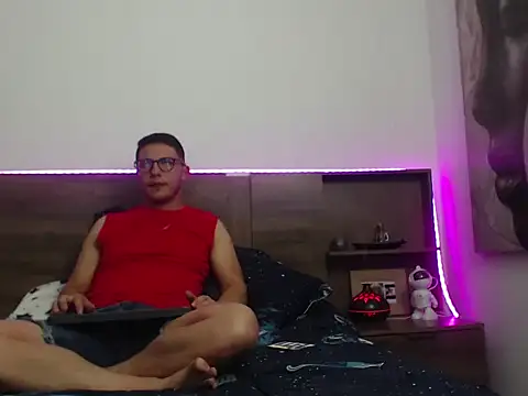 Snapshot of Damian_ferrer01 chatting on November 13, 12:42 am Damian ferrer01 online show from November 13, 12:42 am