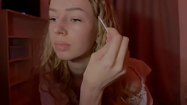 LunaCrave online show from November 10, 2:16 pm