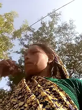 Cutsedi3 online show from November 11, 9:09 am