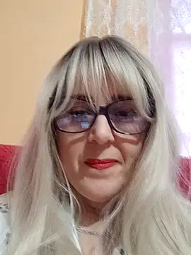 Amelialove42 online show from November 2, 1:24 pm