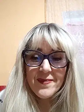 Amelialove42 online show from November 11, 7:47 pm