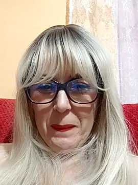 Amelialove42 online show from November 13, 7:02 pm