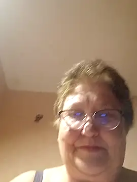 Snapshot of Katherine735 chatting on May 3, 8:59 pm Katherine735 online show from May 3, 8:59 pm