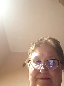 Snapshot of Katherine735 chatting on May 4, 8:16 pm Katherine735 online show from May 4, 8:16 pm