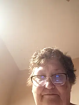 Snapshot of Katherine735 chatting on June 3, 9:31 pm Katherine735 online show from June 3, 9:31 pm