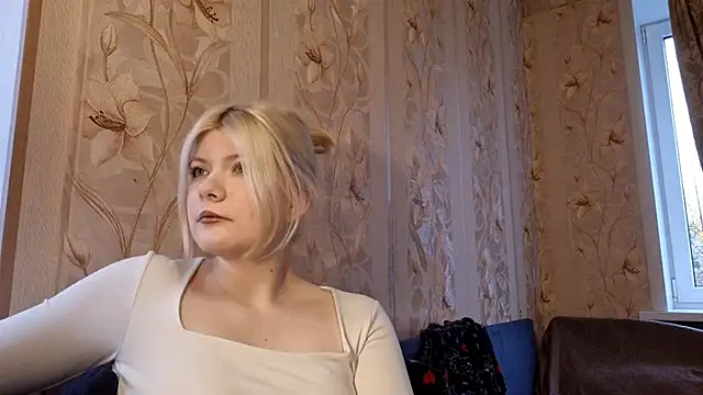 Snapshot of EllenMompoint chatting on October 28, 7:23 am EllenMompoint online show from October 28, 7:23 am