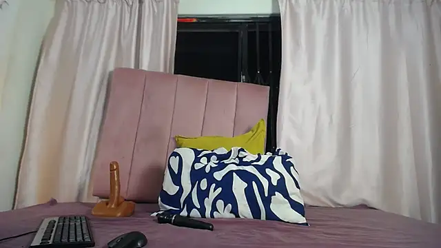 Kelly-001 online show from April 2, 9:45 pm