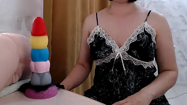 Julia your Sweet online show from November 10, 10:25 am