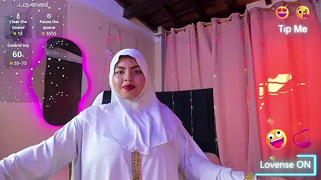 Snapshot of SamiraAlabi chatting on October 13, 12:38 pm SamiraAlabi online show from October 13, 12:38 pm