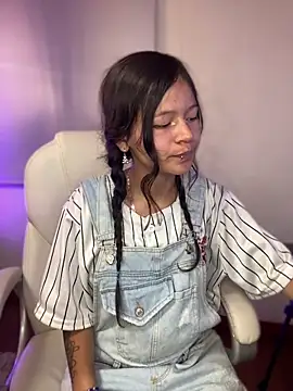 Ninfa pink online show from November 7, 9:59 pm