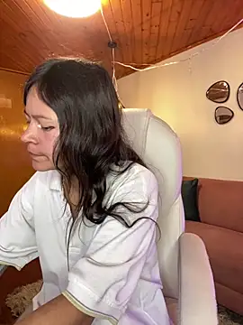 Ninfa pink online show from December 18, 2:45 pm