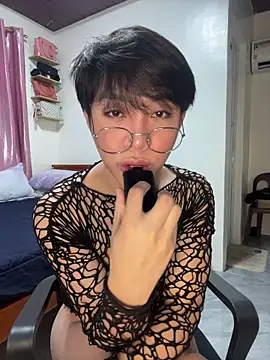 Snapshot of Keyka15 chatting on February 13, 10:11 am Keyka15 online show from February 13, 10:11 am