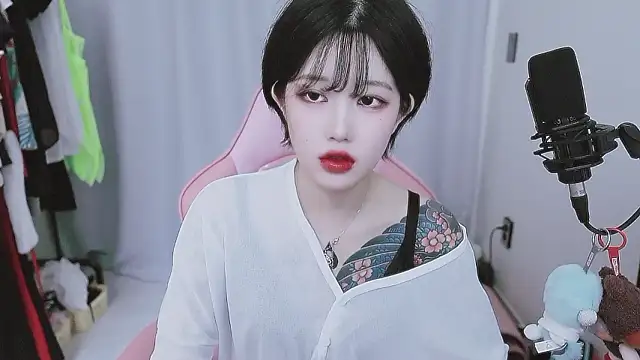 MISA 02 online show from April 18, 5:55 am