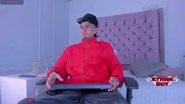 Ethan Boy  online show from December 1, 8:58 pm