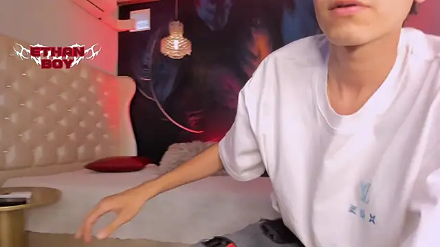 Ethan Boy  online show from January 5, 7:06 pm