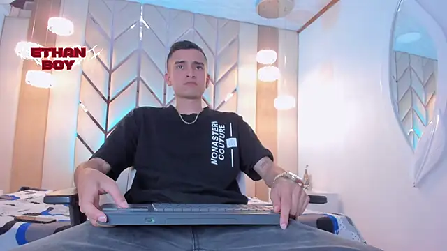 Ethan Boy  online show from February 16, 8:27 pm