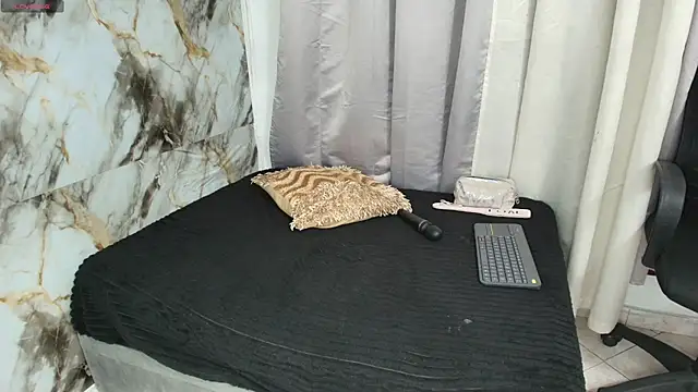 beauty lana18 online show from December 18, 3:23 am