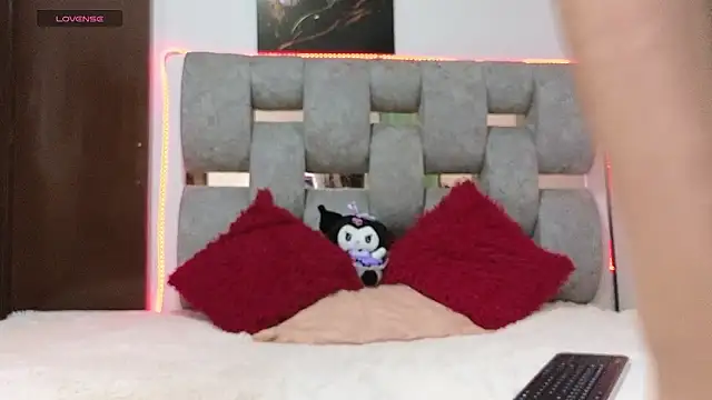 alix kitty online show from January 16, 8:24 pm