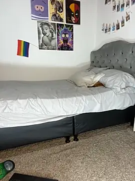 mirallesandbig online show from October 22, 12:00 am