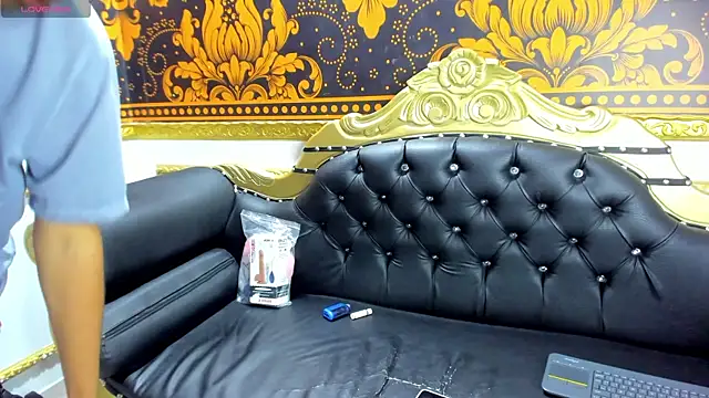 Snapshot of DirtyMike69_ chatting on October 16, 4:35 am DirtyMike69 online show from October 16, 4:35 am