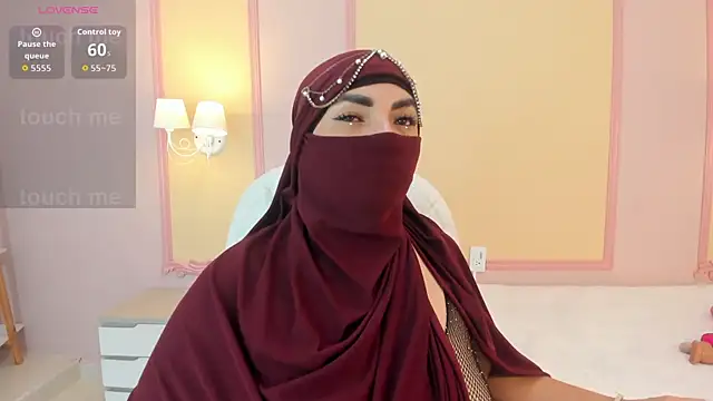 Snapshot of _naylaa_ chatting on May 10, 3:23 am naylaa online show from May 10, 3:23 am