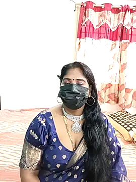 Snapshot of tamil-aunt chatting on October 22, 5:52 am tamil-aunt online show from October 22, 5:52 am
