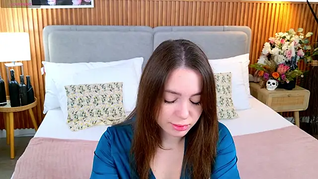 JulliRoss online show from October 22, 5:08 am