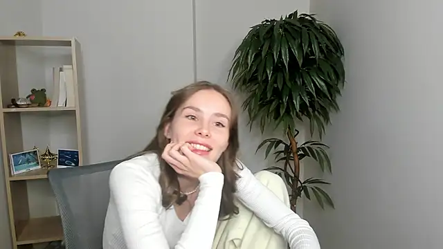 MonetLeitman online show from October 11, 5:39 am