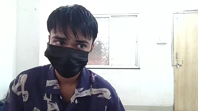 Snapshot of lil-twink19 chatting on November 24, 4:45 am lil-twink19 online show from November 24, 4:45 am