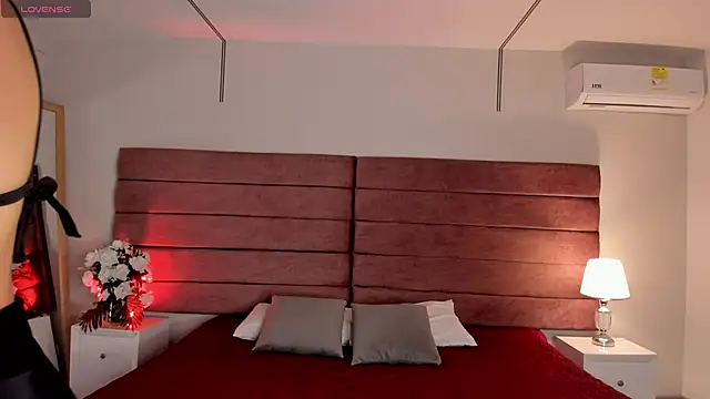 LittleVaale online show from December 19, 11:17 am