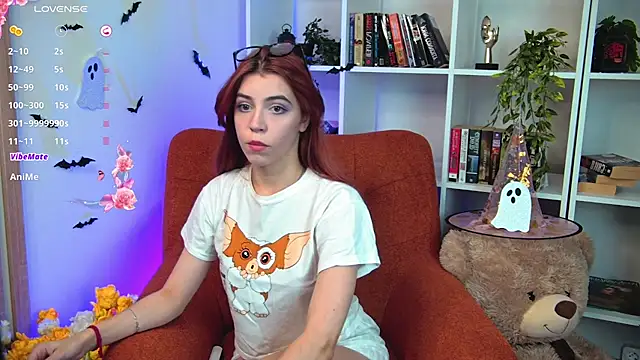 Snapshot of SabrinaCutie chatting on October 18, 8:15 am SabrinaCutie online show from October 18, 8:15 am