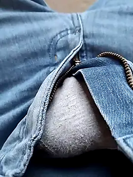 Snapshot of sebastianloquillo chatting on October 10, 3:33 pm sebastianloquillo online show from October 10, 3:33 pm