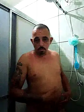 Snapshot of MORENORC79 chatting on April 4, 12:42 am MORENORC79 online show from April 4, 12:42 am