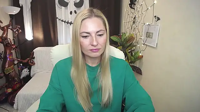 Snapshot of AnitaBlommby chatting on October 12, 12:15 pm AnitaBlommby online show from October 12, 12:15 pm