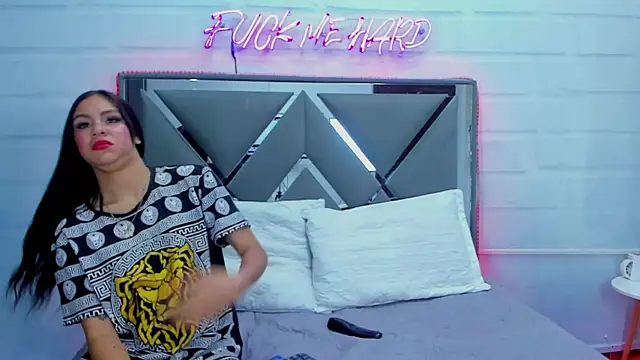 Innocent Room1 online show from October 19, 6:41 pm