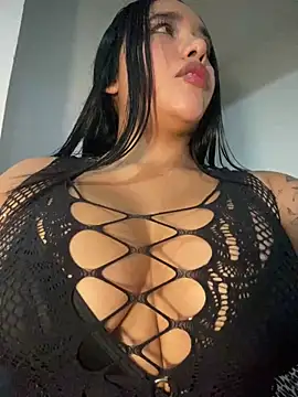 Snapshot of mis-violetha chatting on May 1, 3:00 am mis-violetha online show from May 1, 3:00 am