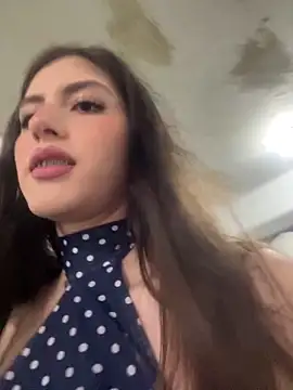 Snapshot of AlessiaLuxx chatting on March 25, 2:39 am AlessiaLuxx online show from March 25, 2:39 am