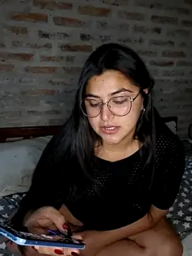 morenalatinaa online show from March 12, 3:45 am