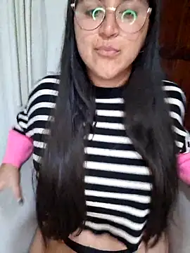 morenalatinaa online show from April 10, 2:28 am