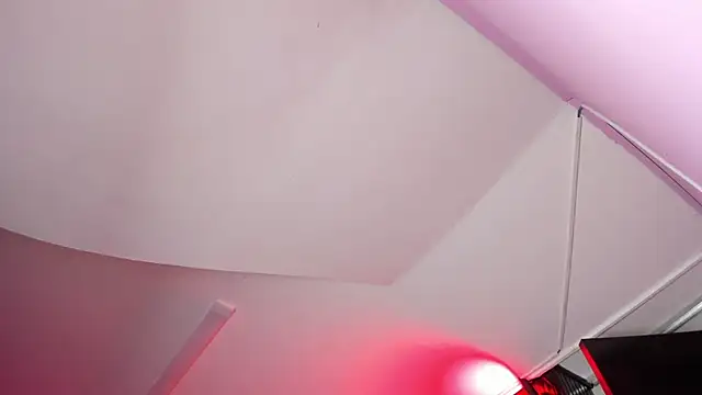 Yaluz Naugthy online show from January 17, 6:44 pm